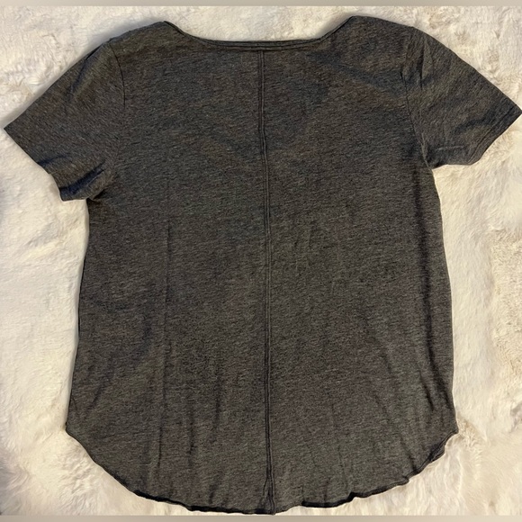 HOLLISTER GRAPHIC TEE, WOMEN, MEDIUM - Picture 3 of 5